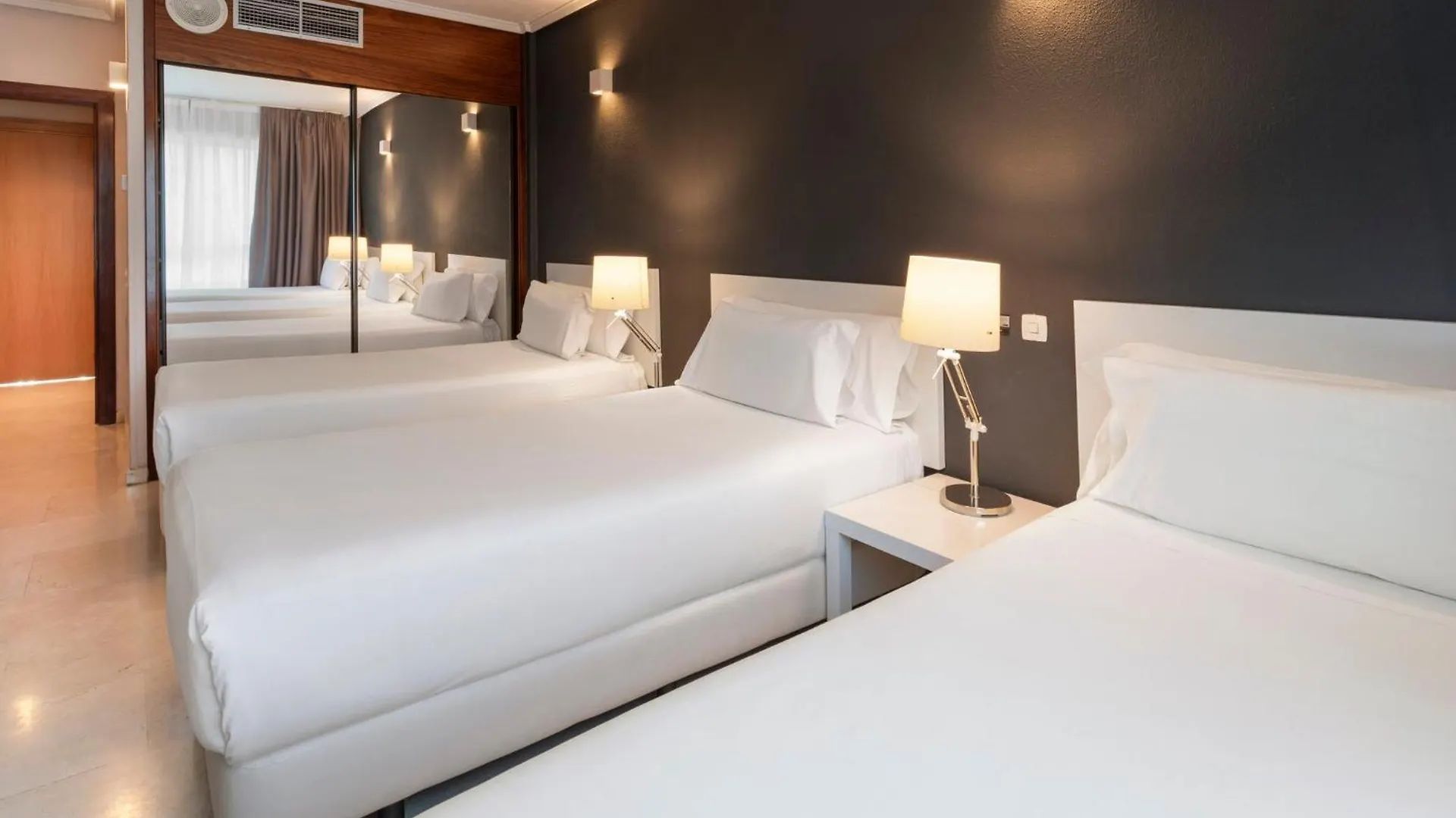 *** מלון דירות מדריד Sercotel Togumar ספרד