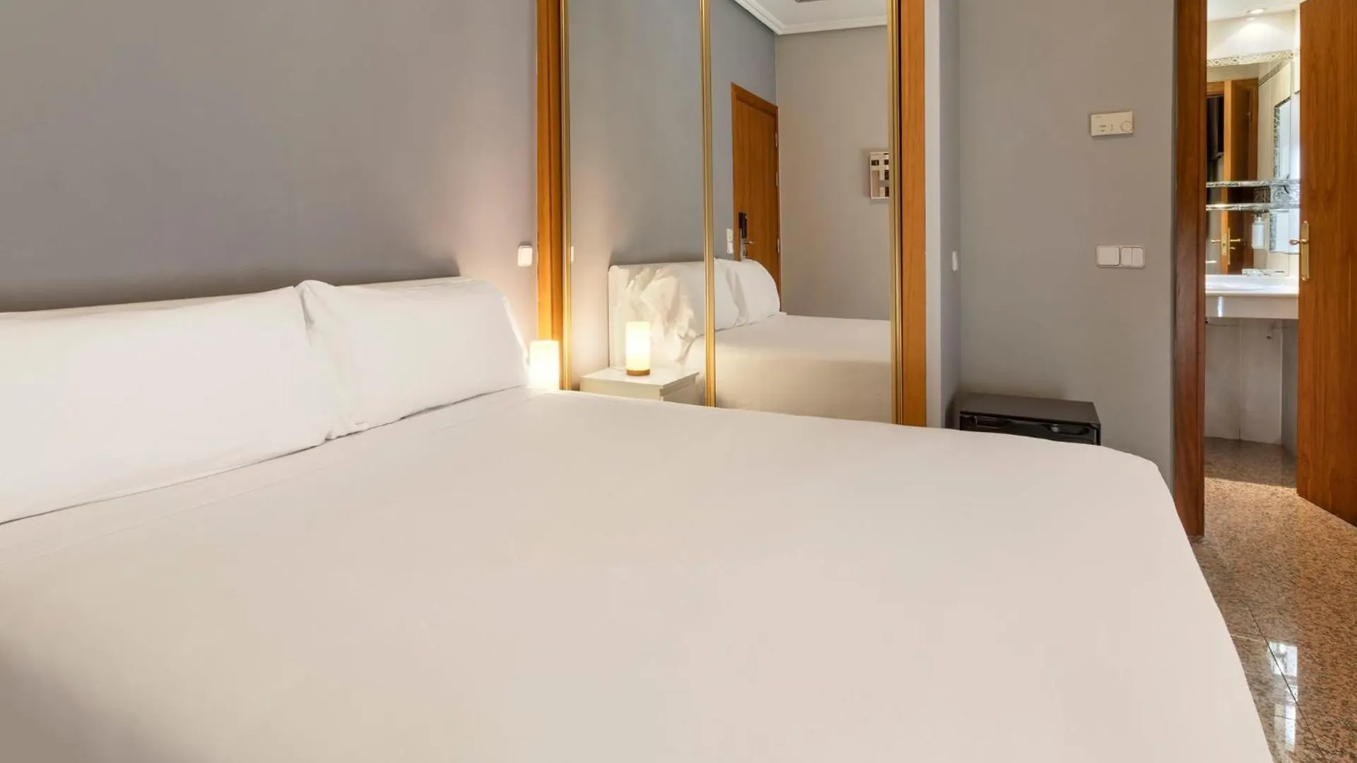 מלון דירות מדריד Sercotel Togumar